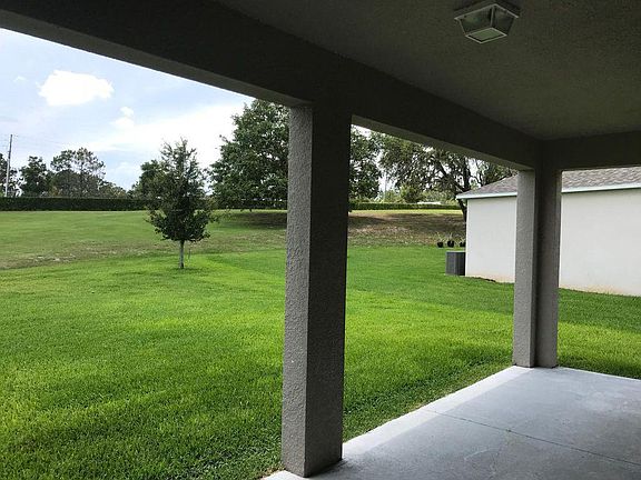 3rd image of 15193 Evergreen Oak Loop