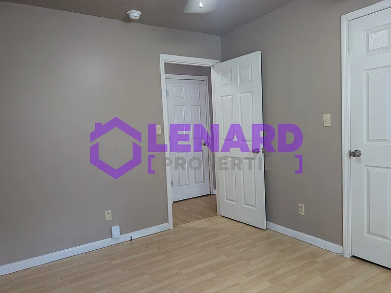 103 W McConnell St — Photo 14