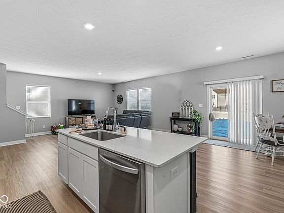 5th image of 8715 Moyer Pl