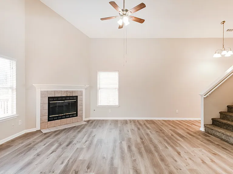 16804 Lowell Dr — Photo 5