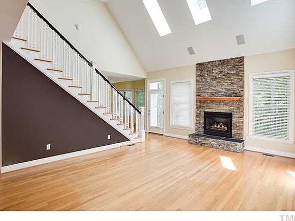 3rd image of 106 Bolinwood Dr