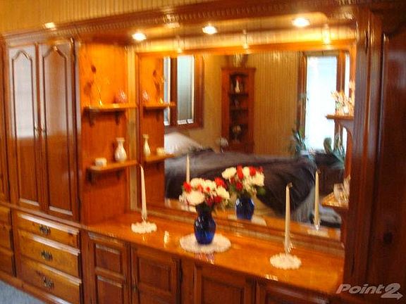 116 BAY VIEW AVE. BED BUILT IN CABINETS CUSTOM