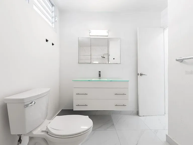 54 Kings Ct #2B — Photo 15