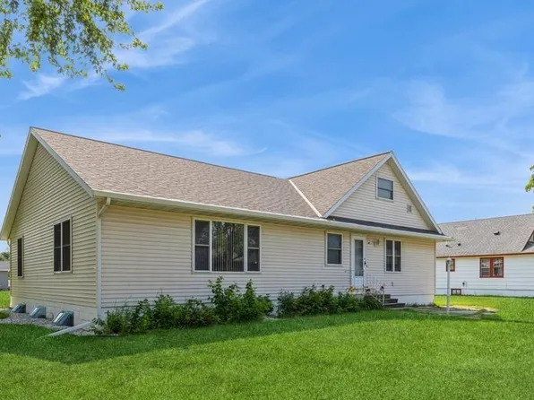 212 State St, Elrosa, MN 56325