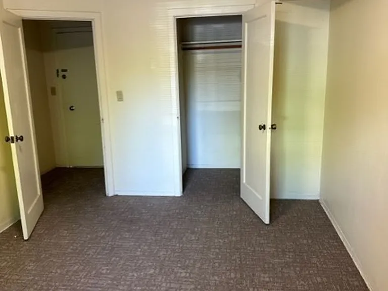 Eugene Manor Apartments — Photo 31