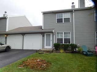 457 Normandie Ln, Round Lake Beach, IL