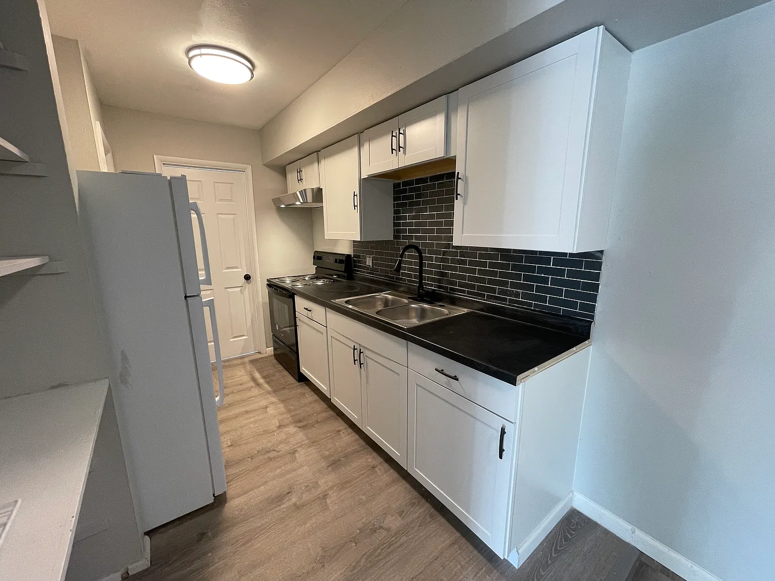 1 bed, $700 — Photo 4