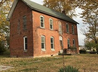 421 Marys Dr, Louisiana, MO