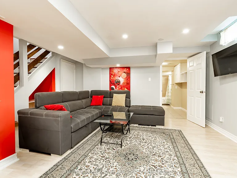 68 Nantucket Dr #BASEMENT — Photo 3