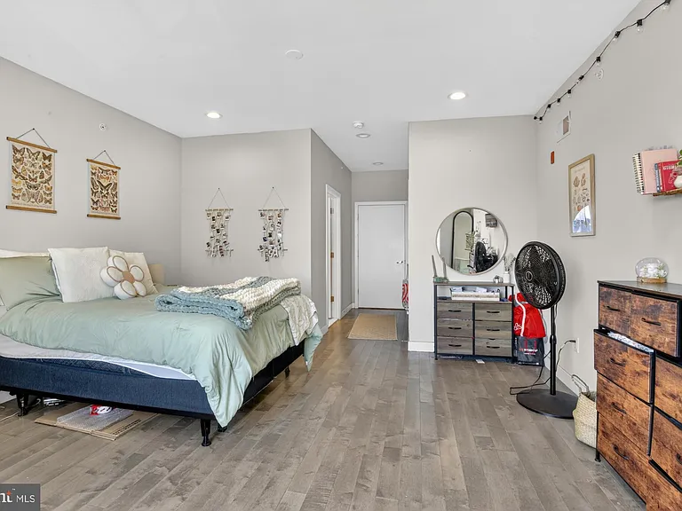 1650 Point Breeze Ave #3 — Photo 16