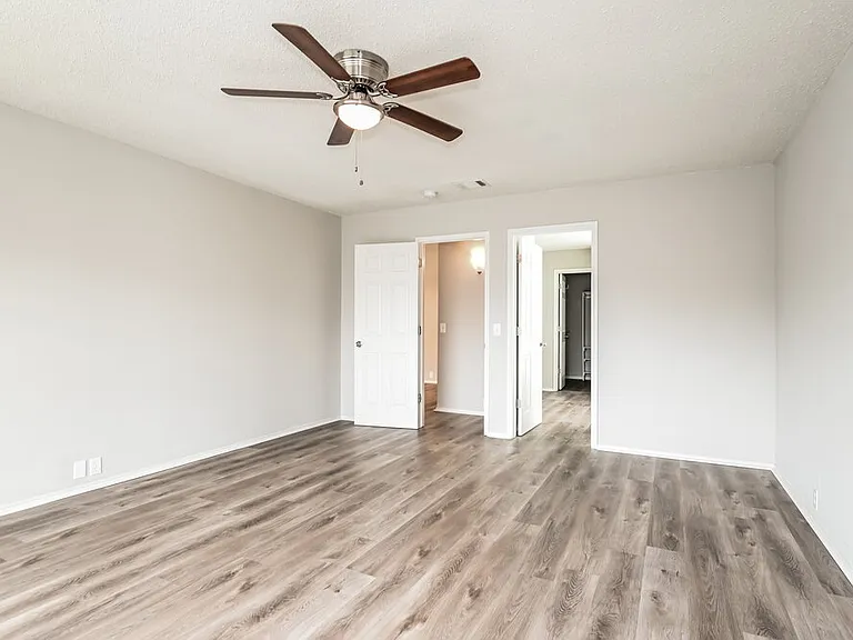 6730 Meadowcrest Dr — Photo 12