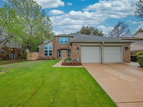 3rd image of 1223 Oxford Ln