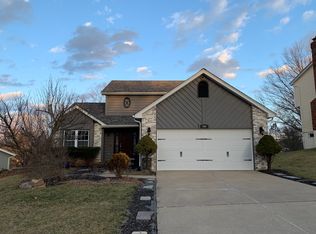 546 Fox Pointe Dr, Saint Charles, MO