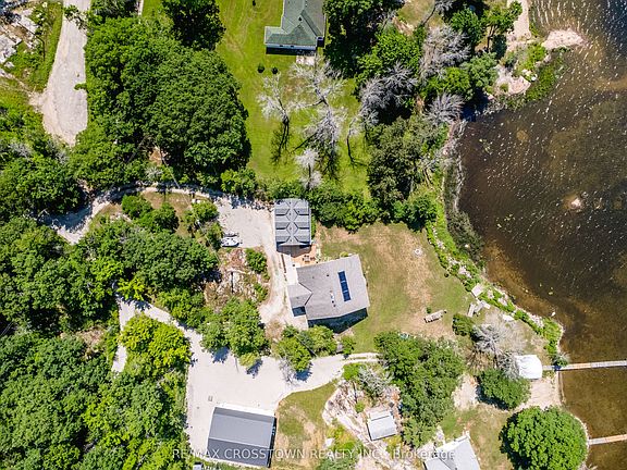 4th image of 42 Bluff Point Rd