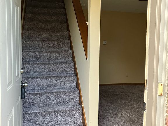 4th image of 1595 Hawk Cir #A