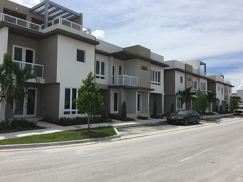 2nd image of 10436 NW 66th St