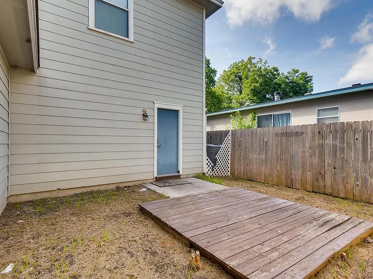 1116 Estes Ave #A — Photo 24
