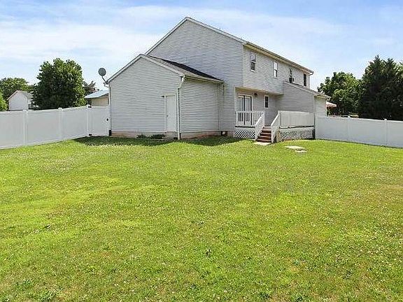 5th image of 67 Town Cir