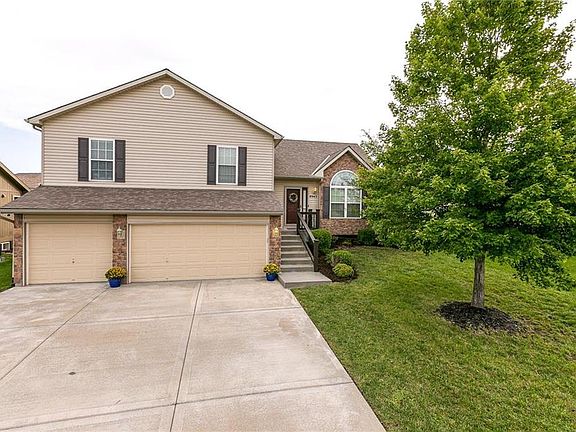 3rd image of 8943 N Essex Dr