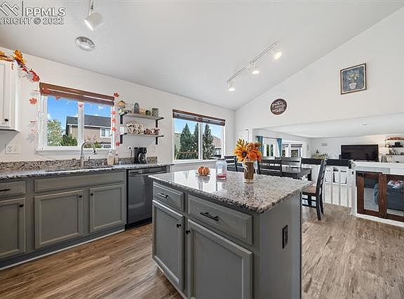 3rd image of 6269 Hartman Dr