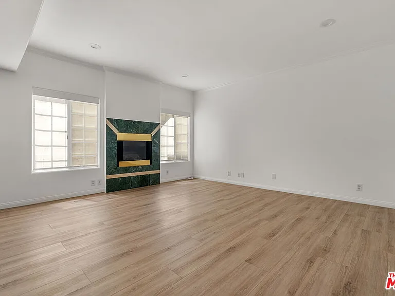 8646 W Olympic Blvd #204 — Photo 3