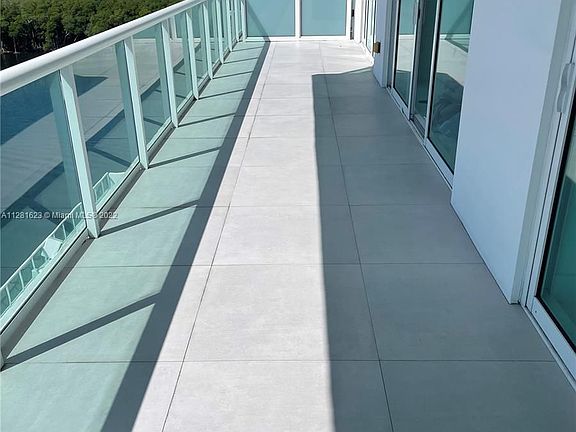 4th image of 400 Sunny Isles Blvd #1002