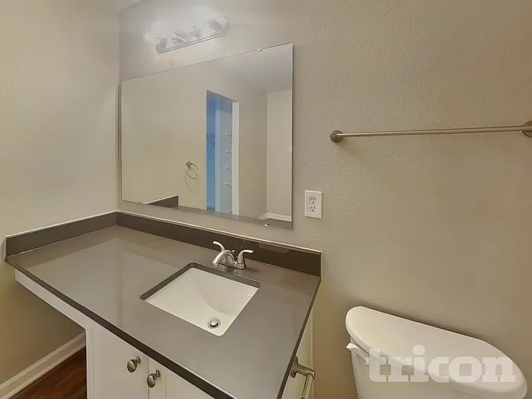 7242 Fox Point Dr — Photo 7