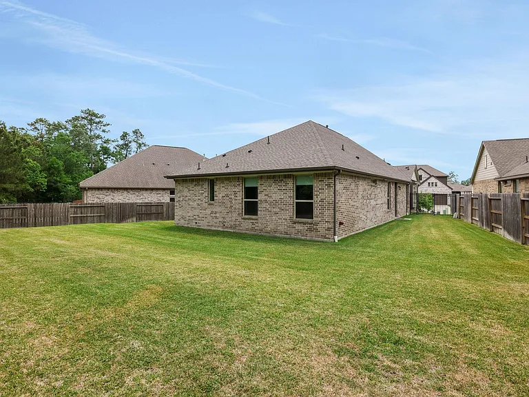 4933 Chester Lake Ln — Photo 31