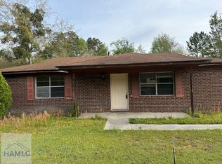 222 Deerwood Dr, Hinesville, GA 31313