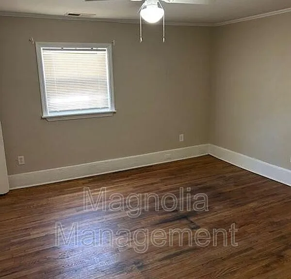 216B S Walnut St — Photo 5