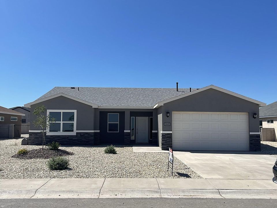 1st image of 3809 Saguaro