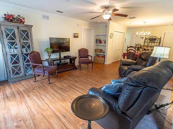 3rd image of 8162 Southern Pines Dr