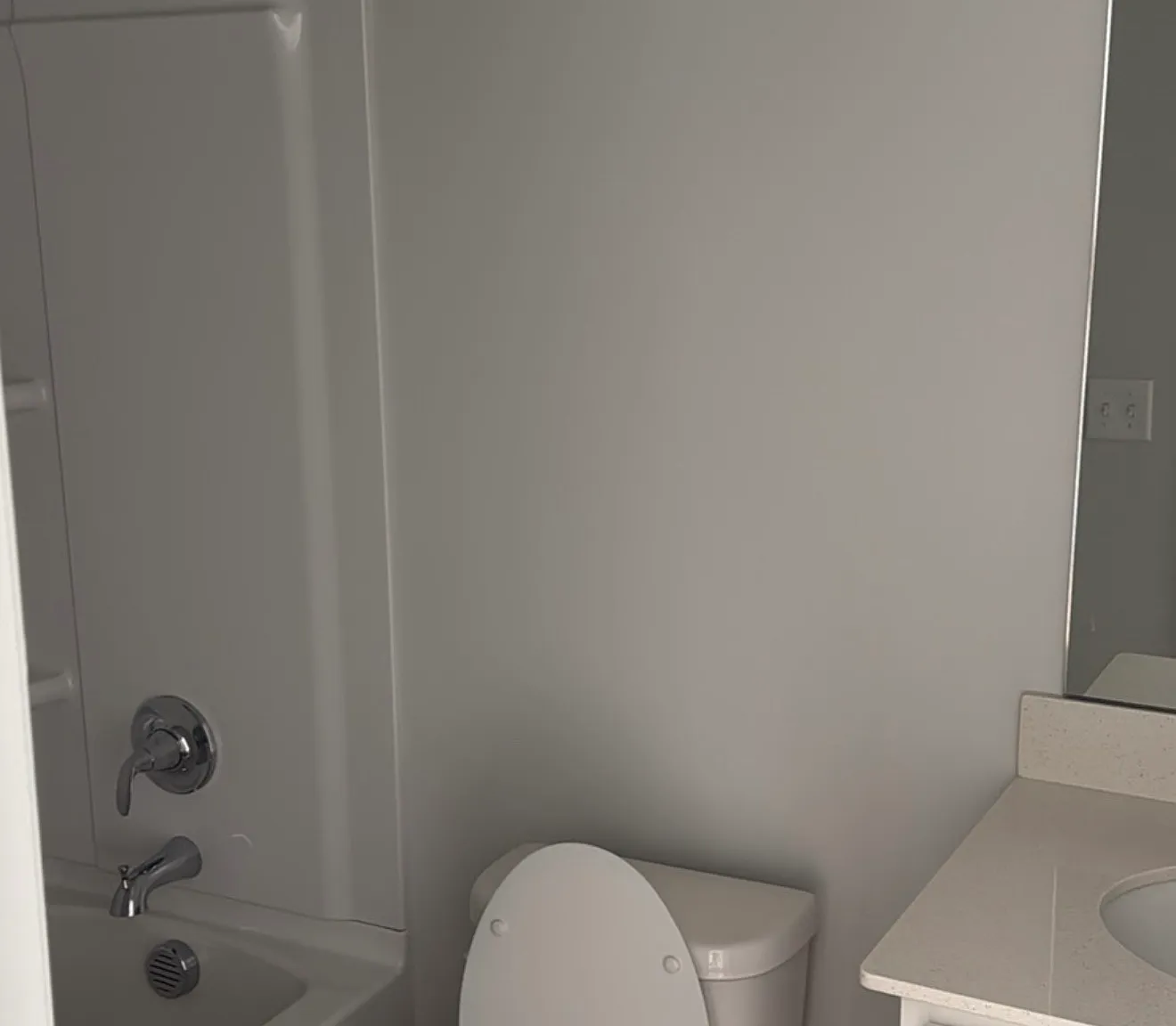 4 bed, 3.5 bath, 2650 sqft, $2,800 — Photo 3