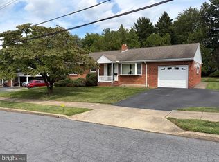 105 Orchard St, Mechanicsburg, PA 17055