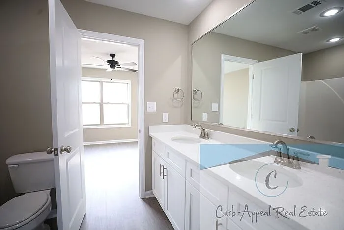 1702 Bittle St #B — Photo 10
