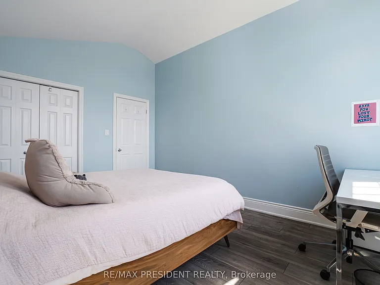 1565 Mickleborough Ct — Photo 30