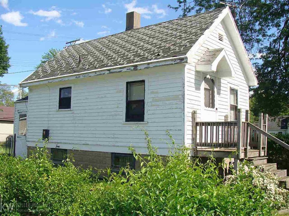 2nd image of 2856 Wright St