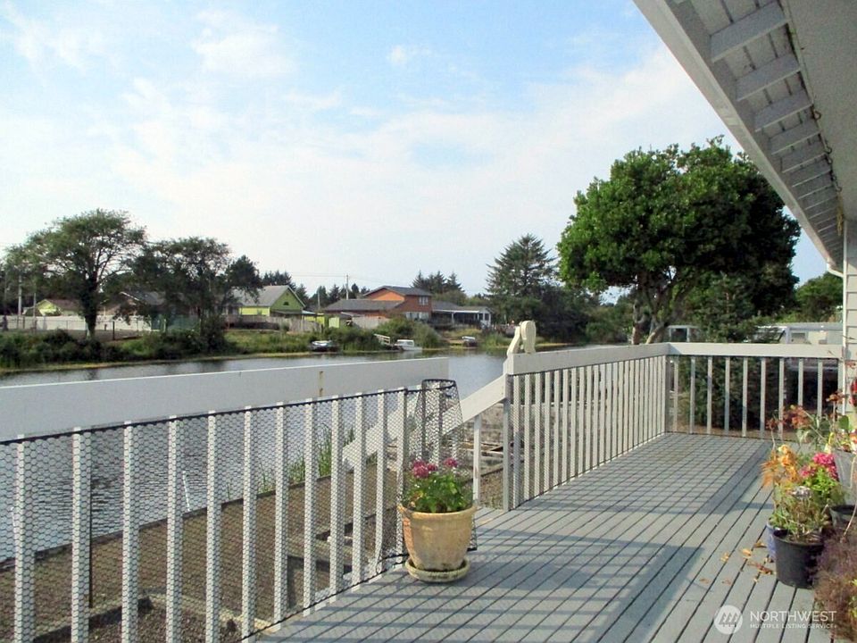 1st image of 255 Canal Drive NE