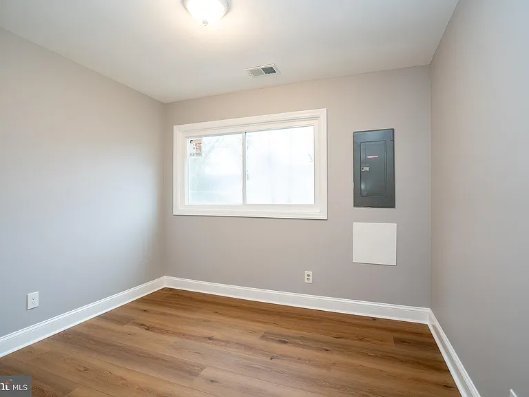 127 Kendall Rd — Photo 21
