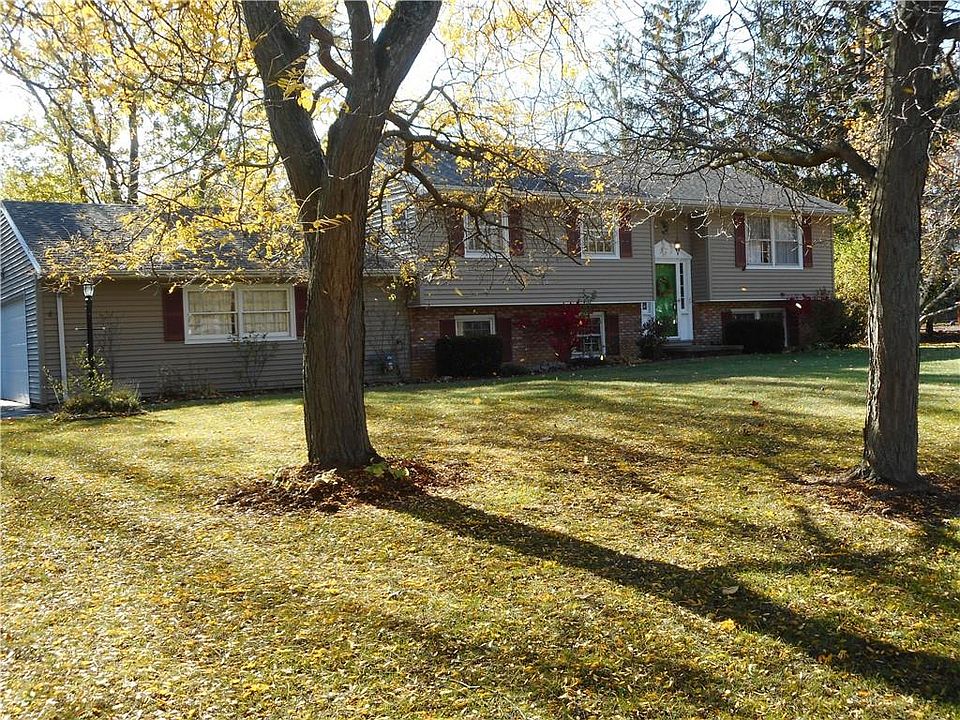 1st image of 17 Parkmeadow Dr