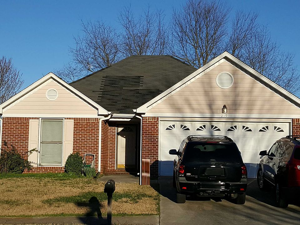 1st image of 219 Albany Dr NE