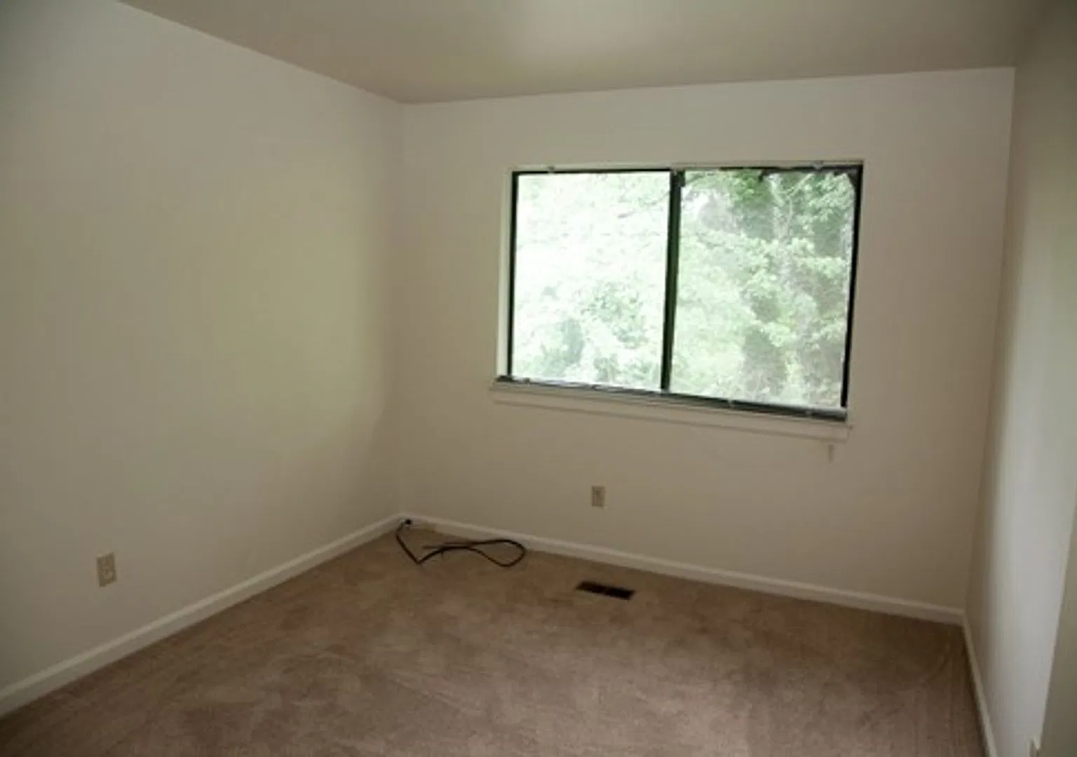 107 Woodlake Drive — Photo 4