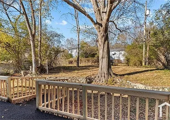 9040 Beverly Dr N — Photo 10