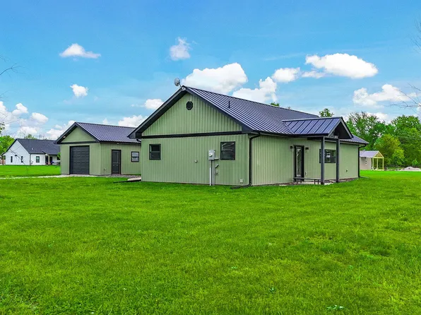 5 Suzanne Ct, Clark, MO 65243