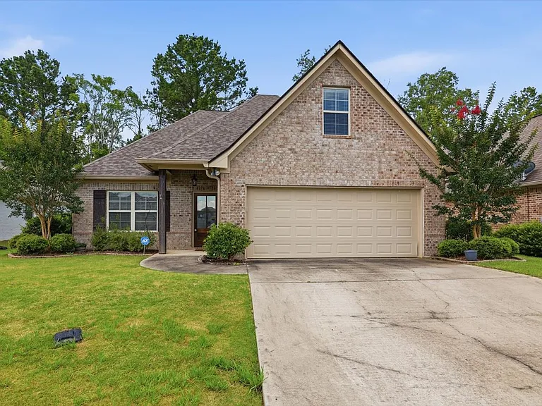 917 Willow Grande Cir — Photo 1