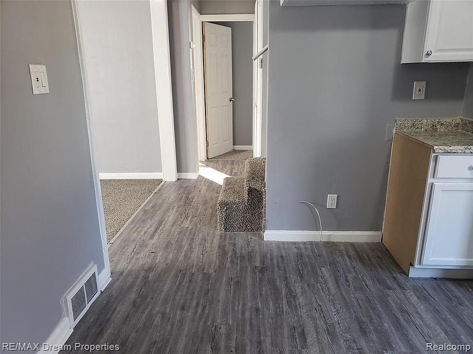 1st image of 11479 Cadillac Ave