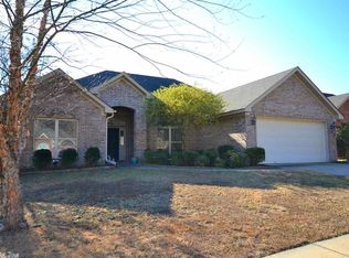 1809 White Oak Cir, Benton, AR 72019