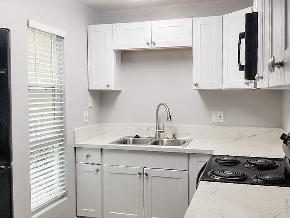 3rd image of 1747 Chalcedony St #8