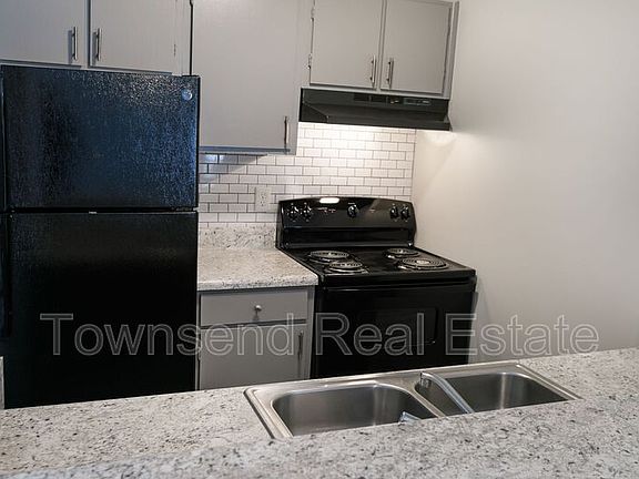 3rd image of 5858H Century Oaks Dr