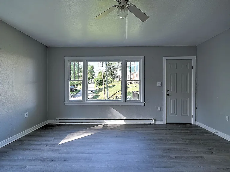 304 N Hardin St — Photo 19